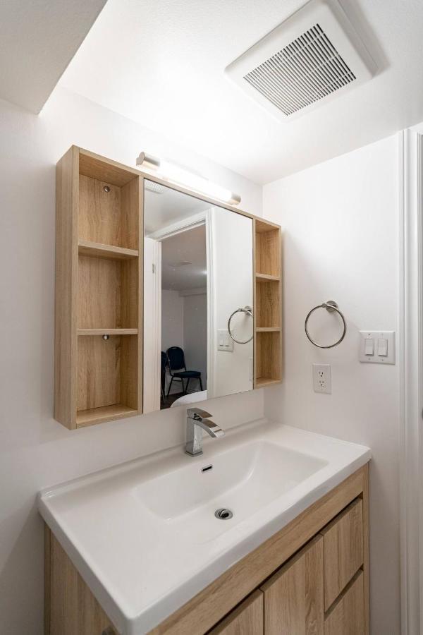 Simple & Tidy Private Rooms Toronto Zewnętrze zdjęcie